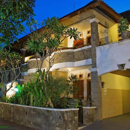 Taman Ayu 212 Hotel Denpasar Kültér fotó