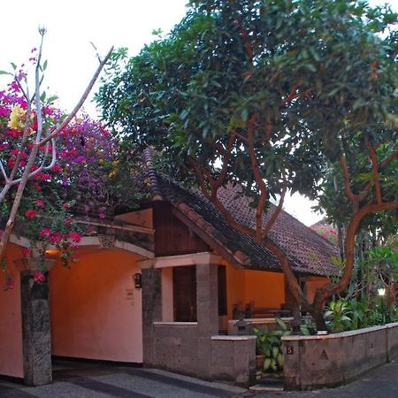 Taman Ayu 212 Hotel Denpasar Kültér fotó