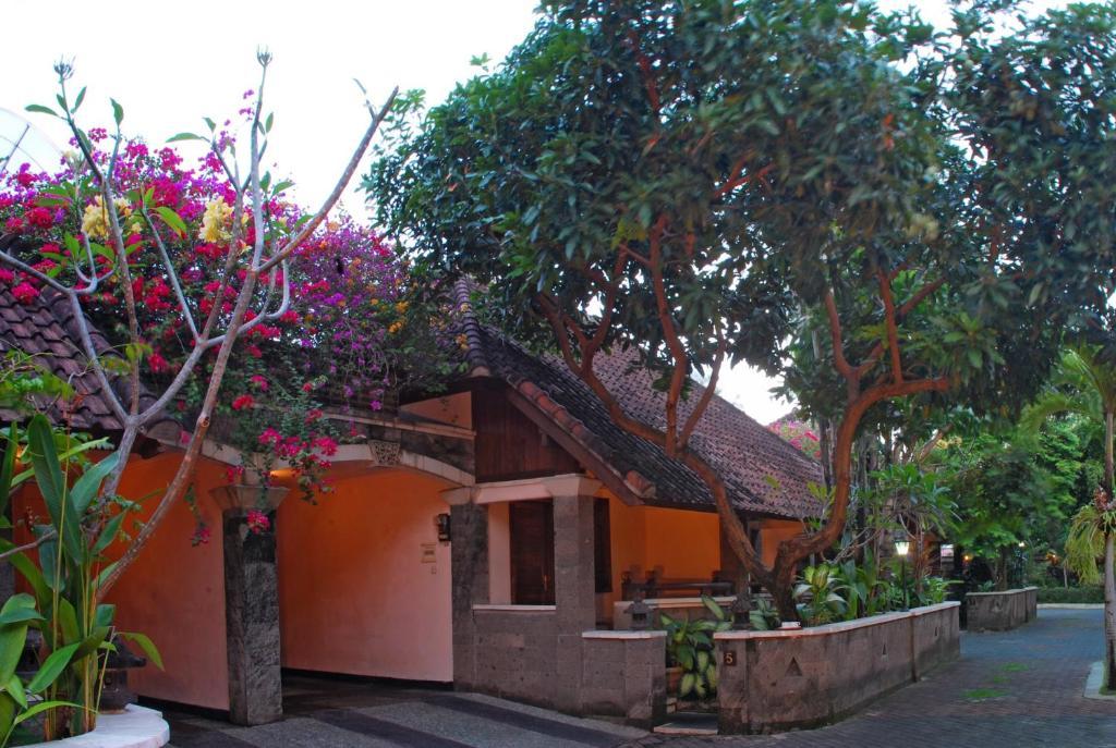 Taman Ayu 212 Hotel Denpasar Kültér fotó